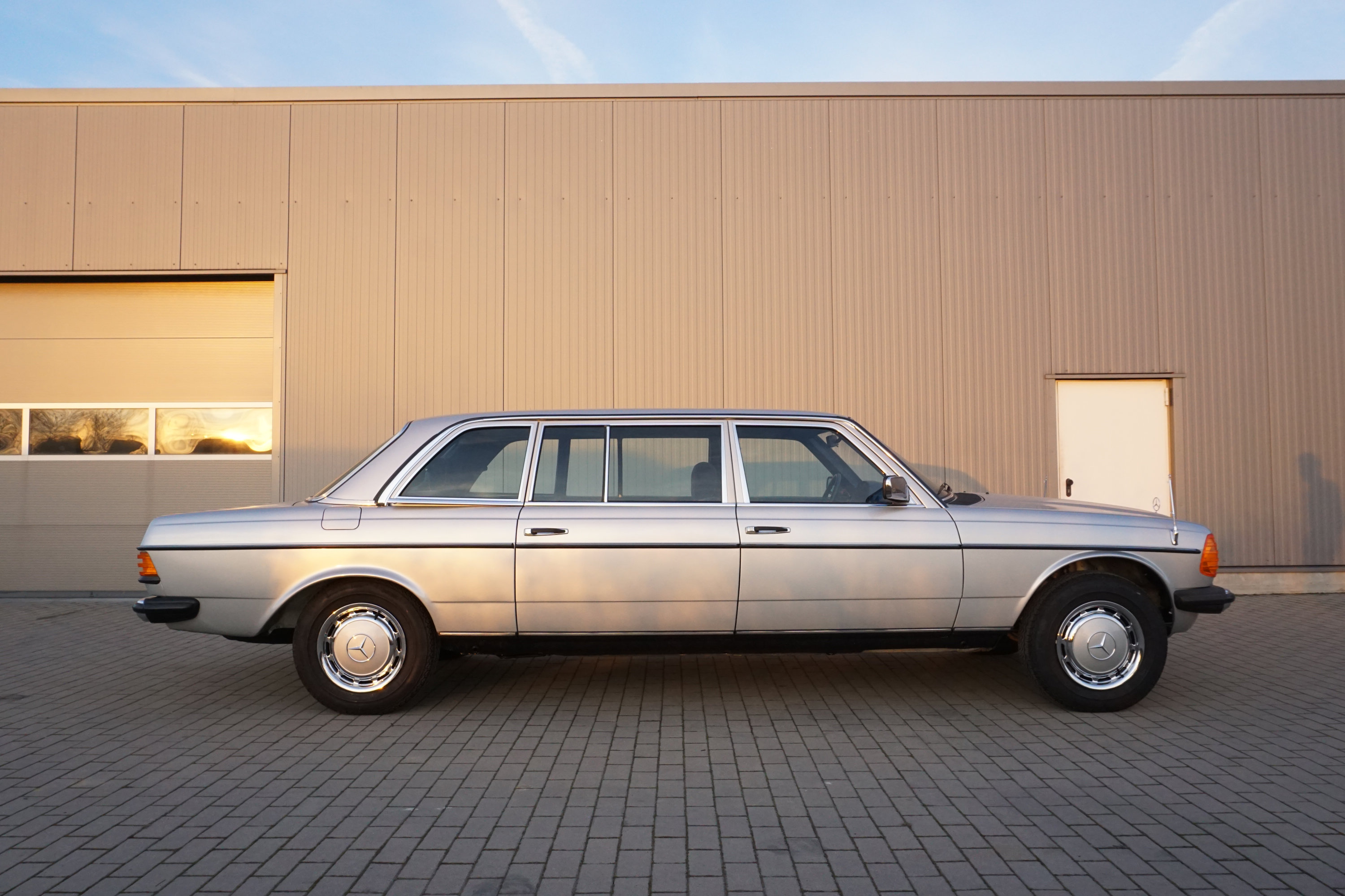 Mercedes-Benz 250 (W123)