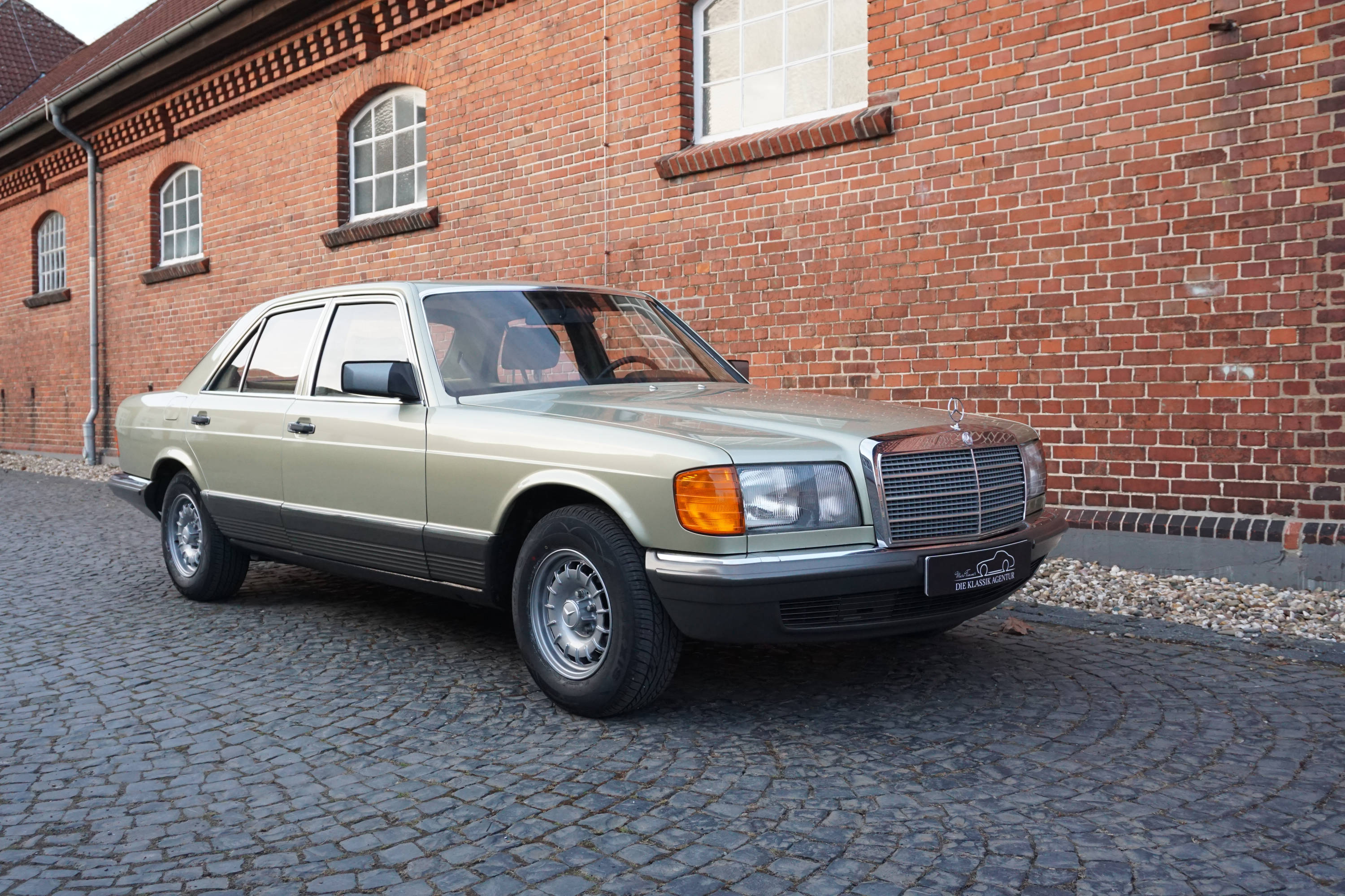 Mercedes-Benz 380 SE (W126)