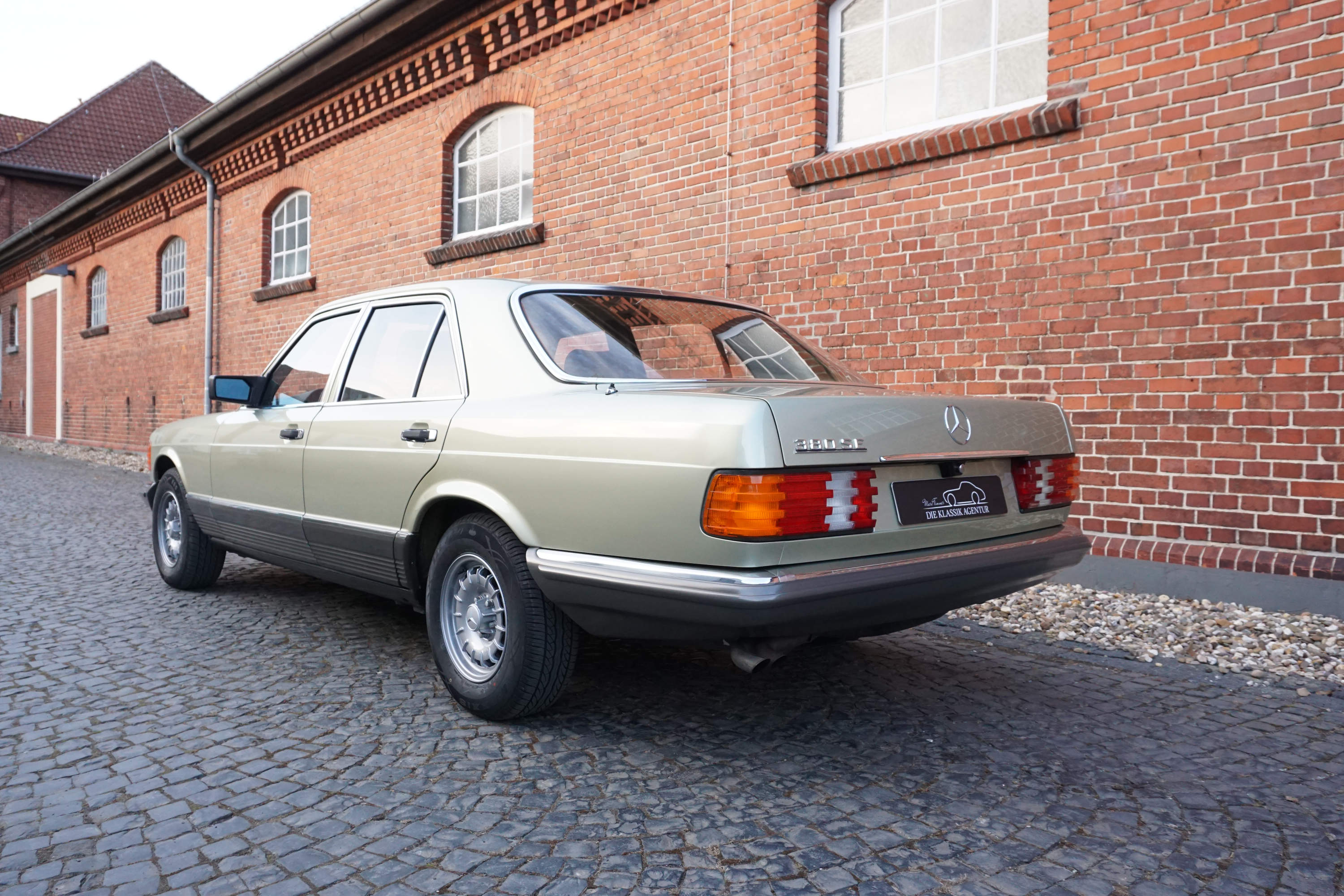 Mercedes-Benz 380 SE (W126)