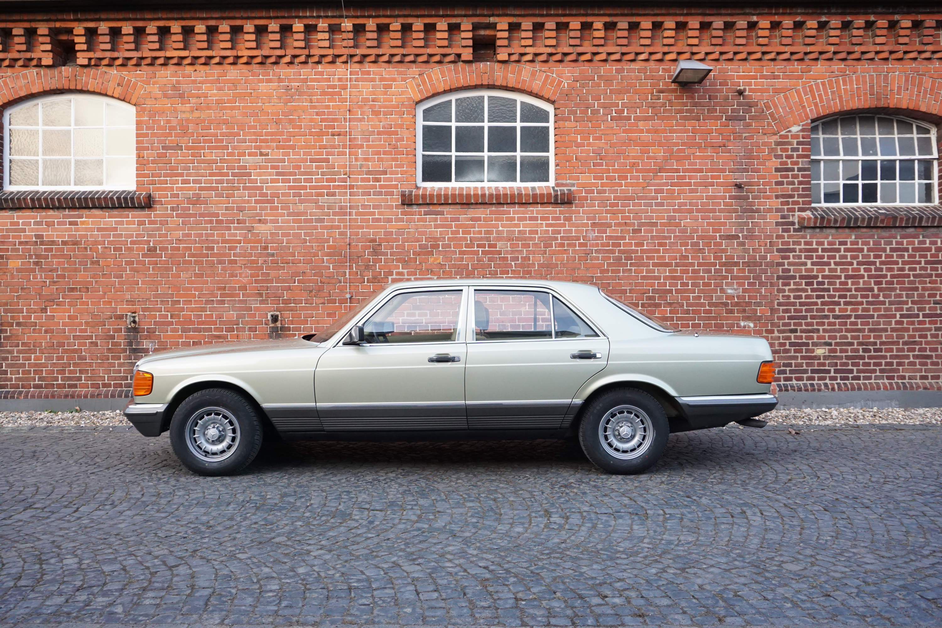 Mercedes-Benz 380 SE (W126)